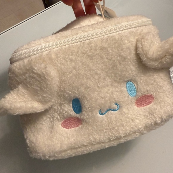 Miniso × Sanrio Cinnamoroll Plush Pouch - Picture 3 of 9